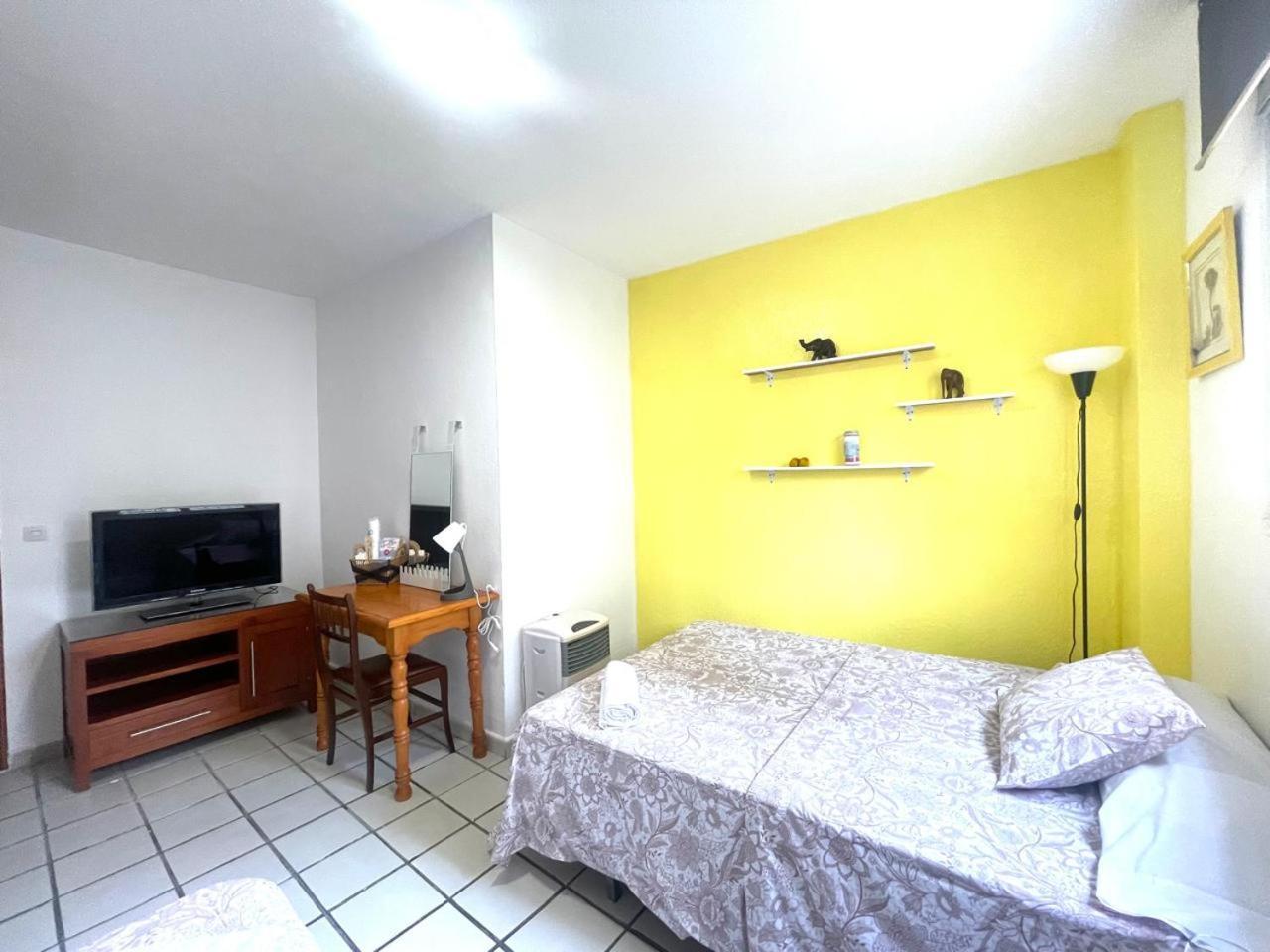 Habitacion Muy Centrica. Granada Room photo