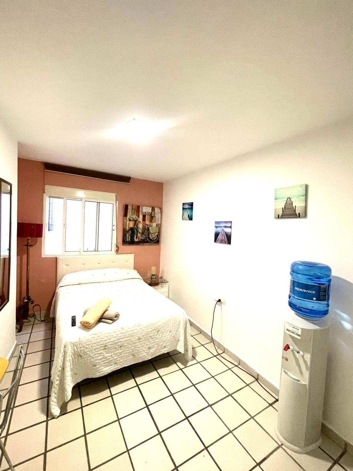 Habitacion Muy Centrica. Granada Room photo
